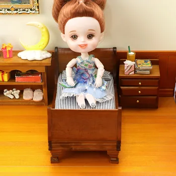 Симулация модел кафяв раиран ретро едно легло 1:12 Куклена къща Мини Малка мебели Украса спални Микро сцена