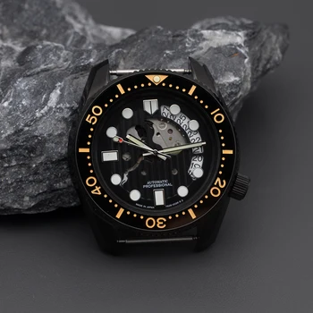 Мъжки автоматичен часовник Dive Watch 300m Водоустойчив автоматично часовник на китката C3 с светящимся сапфирено стъкло от неръждаема стомана NH35