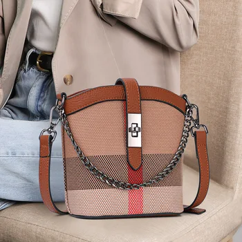 Нова луксозна клетчатая чанта през рамо за жени 2023, проста брандираната дизайнерска чанта през рамо, тенденции, дамски холщовая малка чанта