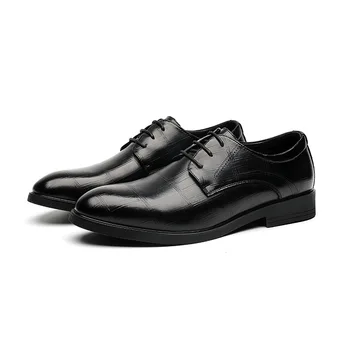 Пролетно-есенни нови дизайнерски мъжки модел обувки, модерни ежедневни кожени обувки в клетка с мек покрив, на английски черните сватбени обувки на платформа, мъжки