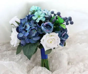 Нова корейска булката с цветя в ръцете Имитация на сини рози, Цветя, Сватбена фотография студио булката с цветя в ръцете си